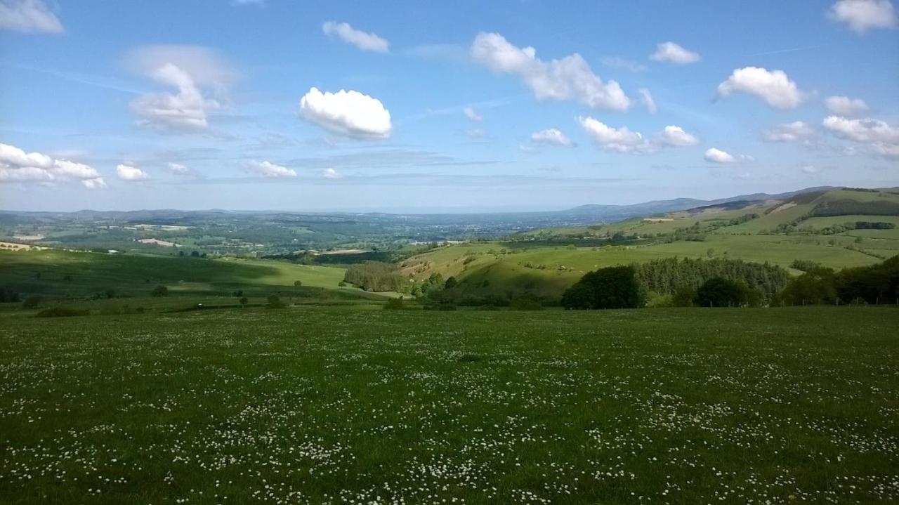Plas Yn Yale With Mountain Views From All Windows Wrexham Exteriér fotografie